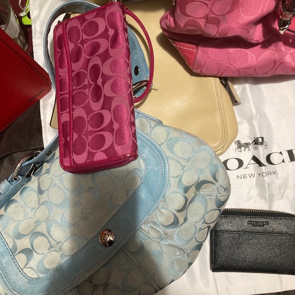 Coach bundle - Picture 4 of 6